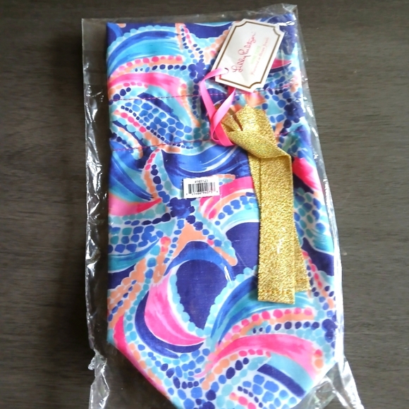 Lilly Pultzier Wine Bottle Pouch Nwt - Picture 1 of 1